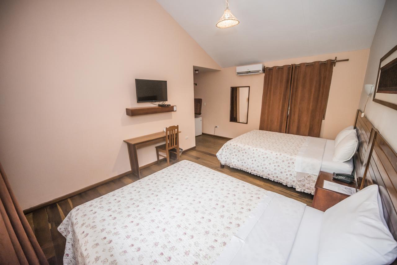 Manish Hotel Ecologico Пукальпа Екстер'єр фото